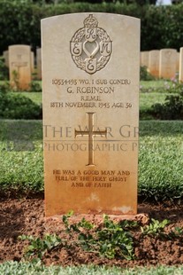 BEIRUT WAR CEMETERY - ROBINSON, GORDON